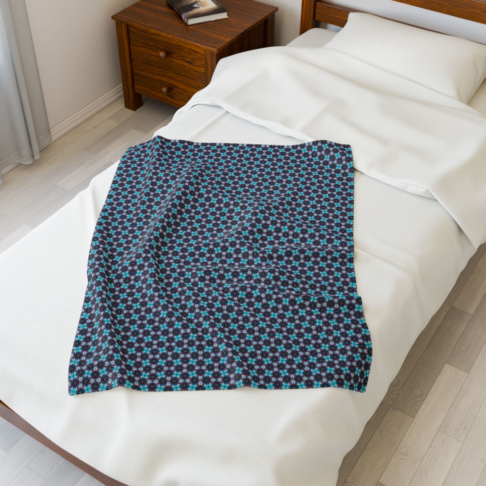 Blue Geometric Velveteen Plush Blanket – Cozy Retro Honeycomb Throw
